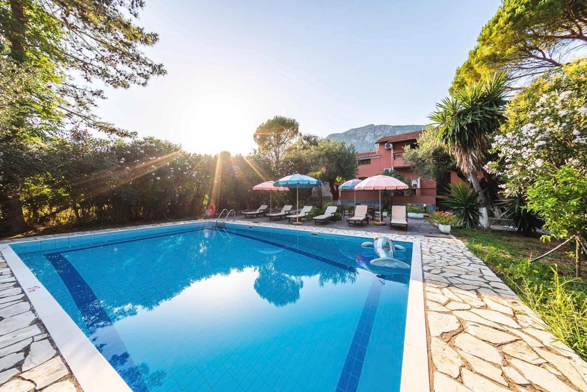Mimosa Apartments With Pool Paleokasztríca Kültér fotó