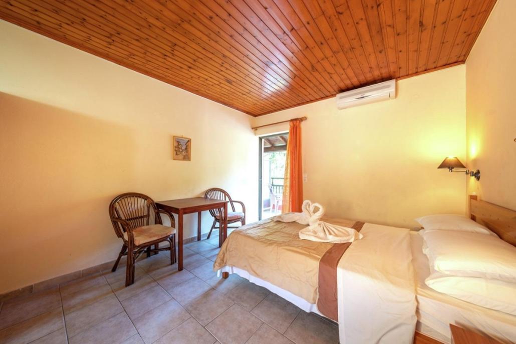 Mimosa Apartments With Pool Paleokasztríca Kültér fotó